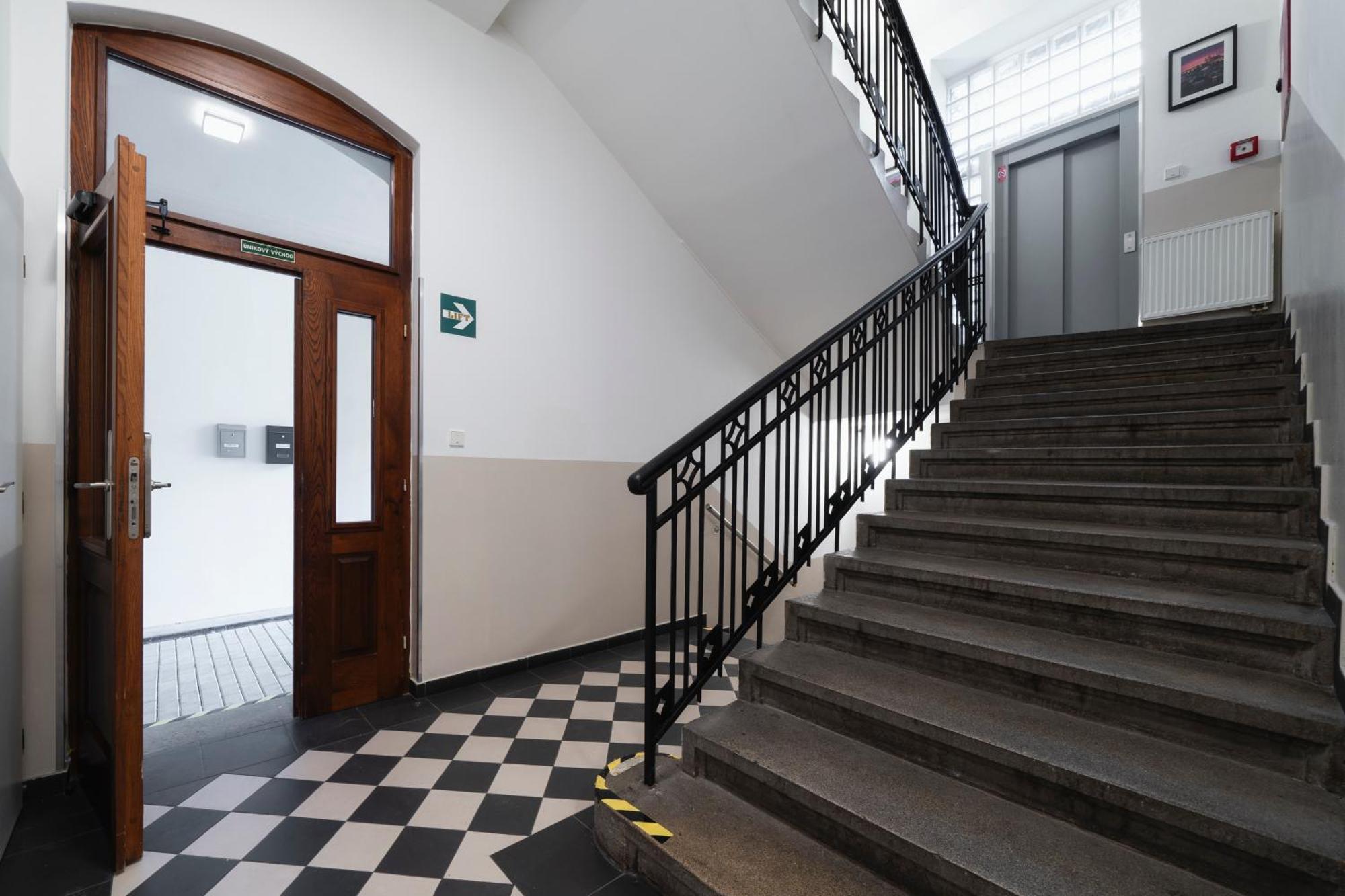 Hotel Leon Прага Экстерьер фото