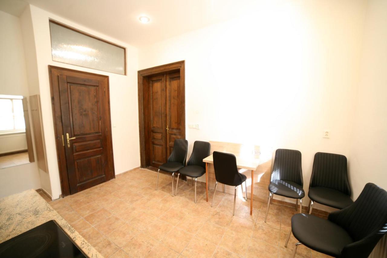 Hotel Leon Прага Экстерьер фото